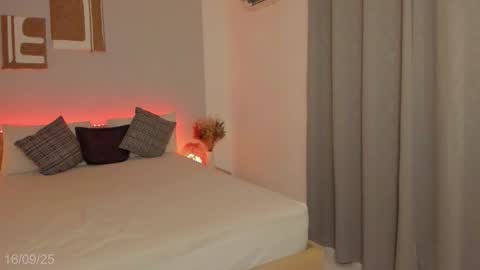 itzell  online show from September 17, 12:58 am