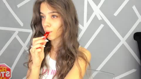 Snapshot of babyaylin chatting on January 9, 5:23 am Aylin  online show from January 9, 5:23 am