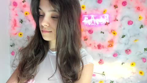 Snapshot of babyaylin chatting on January 21, 8:41 am Aylin  online show from January 21, 8:41 am