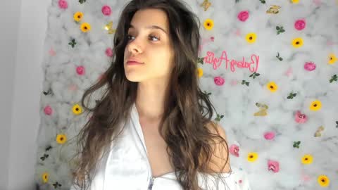 Snapshot of babyaylin chatting on February 26, 4:41 am Aylin  online show from February 26, 4:41 am