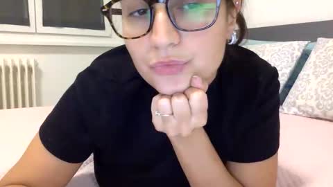 Snapshot of babyelodie12 chatting on October 10, 11:38 am BabyElodie12 online show from October 10, 11:38 am