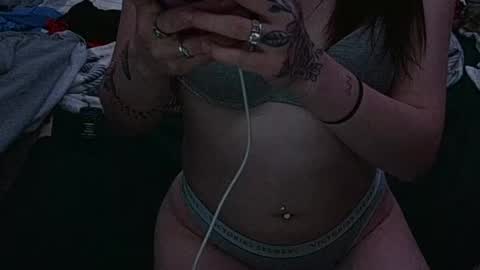 babygurl2033 online show from June 27, 4:18 am