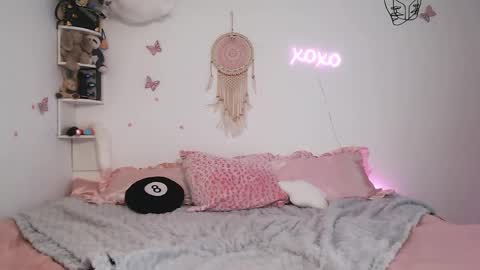 Imi-Baby online show from April 17, 1:30 am