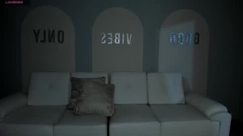 babyjanne_ online show from October 25, 11:31 am