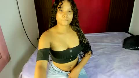 babylatinhot11 online show from June 14, 7:27 pm