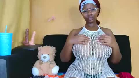 babyluciax online show from May 25, 2:12 pm