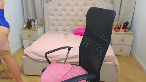 Angela online show from February 1, 4:33 pm