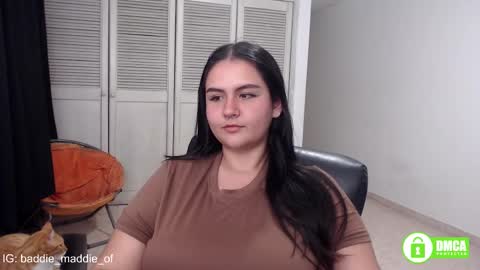 Snapshot of baddie_maddie_ chatting on October 7, 3:35 am want custom text me through my snap 3 online show from October 7, 3:35 am