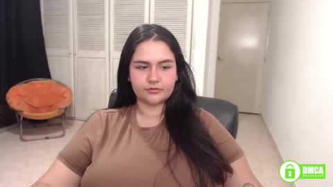 Snapshot of baddie_maddie_ chatting on September 18, 7:01 am want custom text me through my snap 3 online show from September 18, 7:01 am