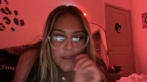 baddiemaddiee69 online show from February 12, 7:45 am