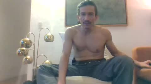 Mexican livin Off the Wall online show from November 20, 1:37 am