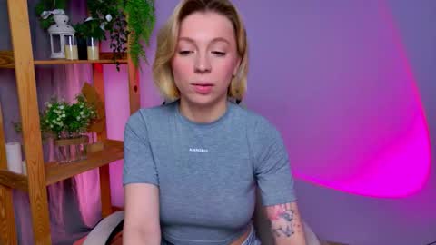 Elly online show from March 17, 4:50 am