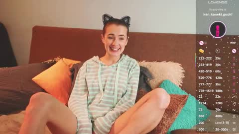 Ellen and  online show from December 3, 7:20 am