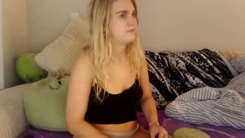 Snapshot of bansam1738 chatting on September 15, 11:17 pm bansam1738 online show from September 15, 11:17 pm