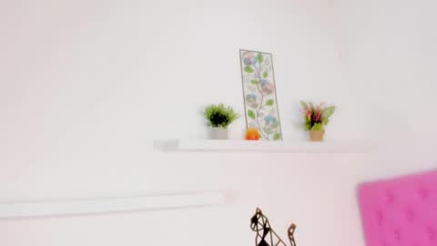 Barbie Hills online show from November 22, 8:18 pm