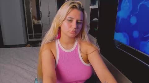 barbarasiren online show from September 18, 3:16 pm