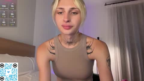 Snapshot of barbie_bi chatting on September 18, 9:19 pm My name is Molly. Please say hello I like talking to you. If you have any wishes or obscene desires please use the tip menu online show from September 18, 9:19 pm