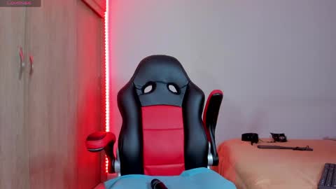 Nicolle  online show from April 17, 5:10 am