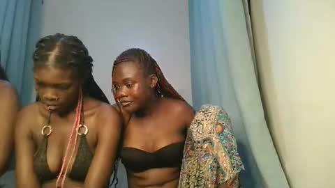 queen online show from December 4, 11:26 pm