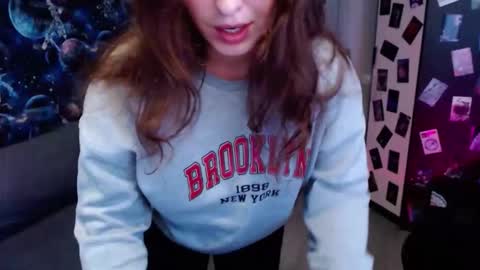 Snapshot of barbiepie chatting on October 15, 5:43 am barbiepie online show from October 15, 5:43 am