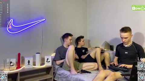 Snapshot of barney_kevin chatting on March 7, 8:55 pm Fansly  Barney  and Kevin T  online show from March 7, 8:55 pm