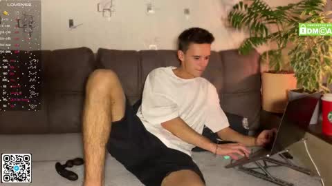 Snapshot of barney_kevin chatting on September 20, 8:12 pm Fansly  Barney  and Kevin T  online show from September 20, 8:12 pm