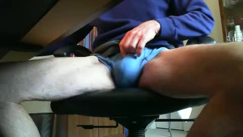 BateBro13 online show from April 11, 6:01 pm