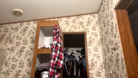 battlewolfxx online show from December 13, 9:46 am