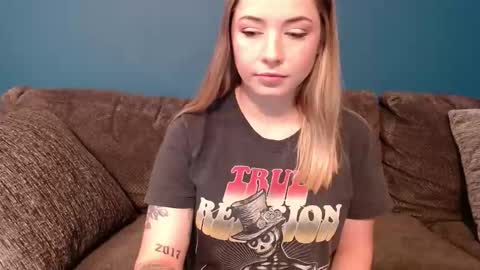 Snapshot of bbgirlnextdoor chatting on November 1, 7:46 pm bbgirlnextdoor online show from November 1, 7:46 pm