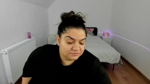 Snapshot of bbwevva chatting on October 12, 8:00 pm EvaEmi online show from October 12, 8:00 pm