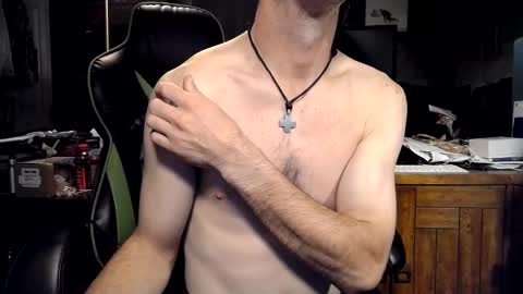 bchillin28 online show from November 6, 7:06 pm