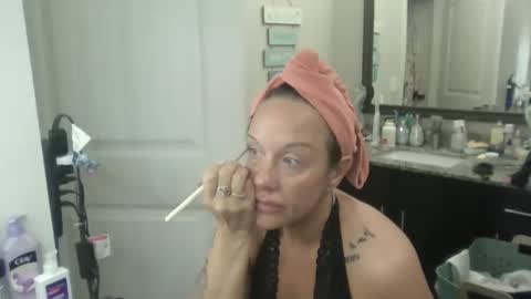 bdon1977 online show from April 6, 10:49 am