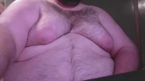 Snapshot of bear_man_oi chatting on October 19, 3:38 pm bear_man_oi online show from October 19, 3:38 pm