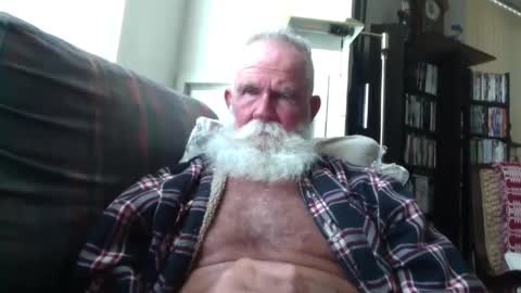 beardbushy online show from September 15, 4:41 pm