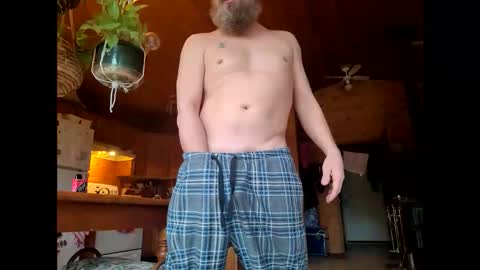 bearded_woodsman online show from March 6, 4:49 pm