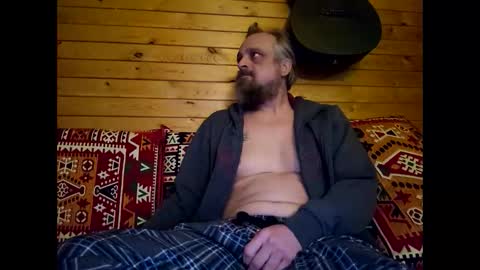bearded_woodsman online show from December 18, 3:55 pm