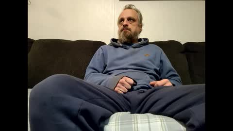 bearded_woodsman online show from December 4, 4:48 am