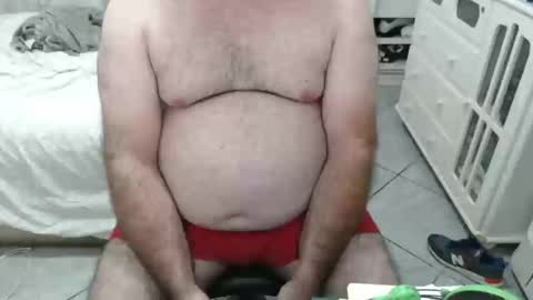 Snapshot of beastbearmg chatting on October 17, 12:25 am beastbearmg online show from October 17, 12:25 am