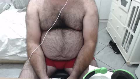 Snapshot of beastbearmg chatting on September 16, 1:51 am beastbearmg online show from September 16, 1:51 am