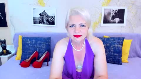 Snapshot of beatifullhellenx chatting on September 10, 8:32 pm BeatifullHellen online show from September 10, 8:32 pm