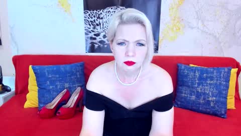 Snapshot of beatifullhellenx chatting on October 19, 8:35 pm BeatifullHellen online show from October 19, 8:35 pm