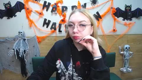 BeatriceFlyy online show from October 21, 12:43 pm