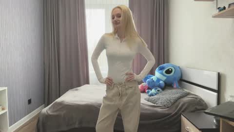 Michelle online show from April 6, 11:33 am