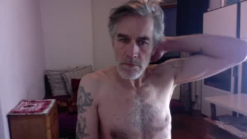 beautifulworld33 online show from October 19, 4:44 pm