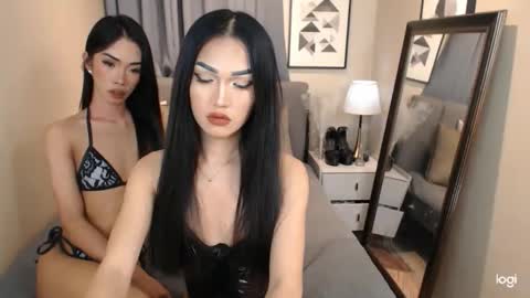 PEARL X NIKKI online show from May 1, 10:09 am