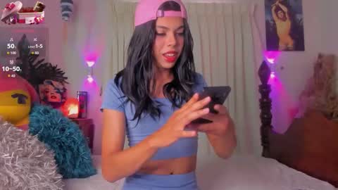 Snapshot of beauty_doll01 chatting on September 22, 5:06 pm Leydi online show from September 22, 5:06 pm