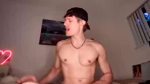 bebe  dust online show from September 20, 11:30 pm