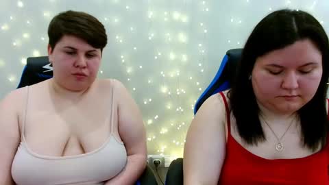 BeckyAndEllen online show from February 4, 12:09 pm