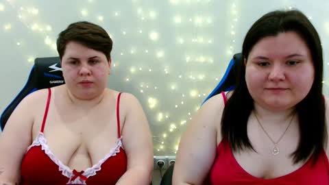 BeckyAndEllen online show from April 1, 2:14 pm