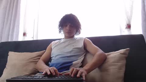 independent model online show from January 16, 7:10 pm